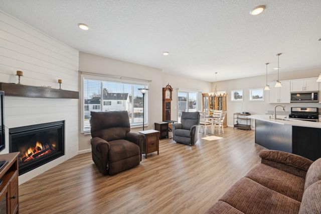 580 Alaska Loop, Cambridge, MN 55008