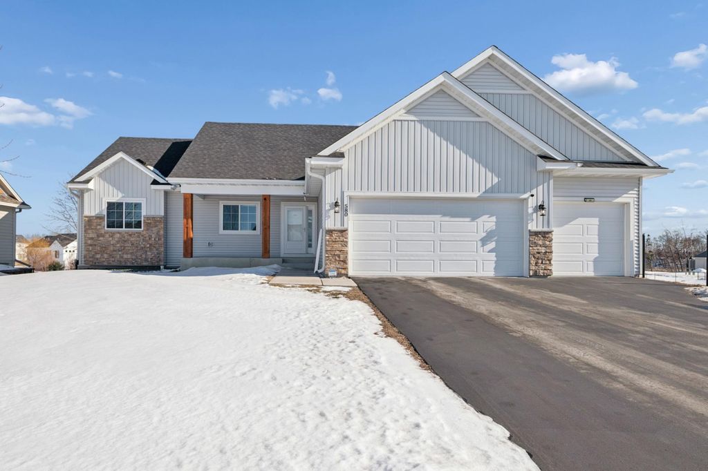580 Alaska Loop, Cambridge, MN 55008