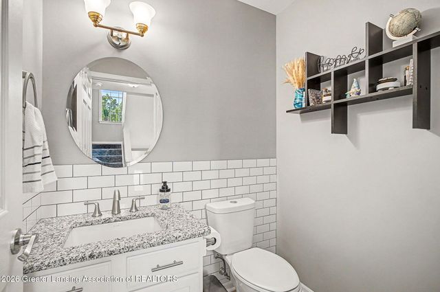 1421 Academy Lane, Lansing, MI 48906