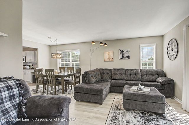 1421 Academy Lane, Lansing, MI 48906