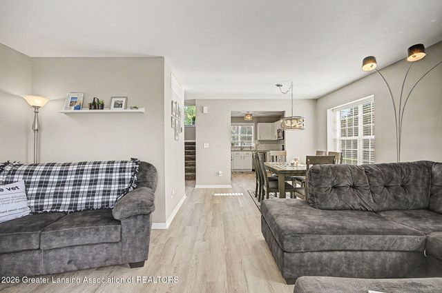 1421 Academy Lane, Lansing, MI 48906