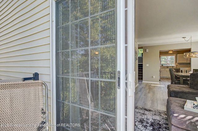 1421 Academy Lane, Lansing, MI 48906