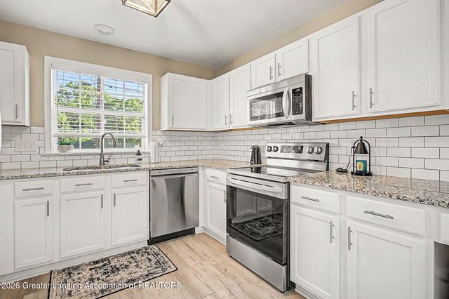 1421 Academy Lane, Lansing, MI 48906