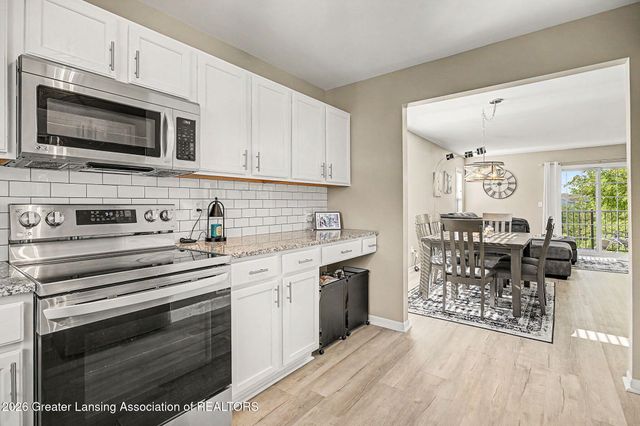 1421 Academy Lane, Lansing, MI 48906