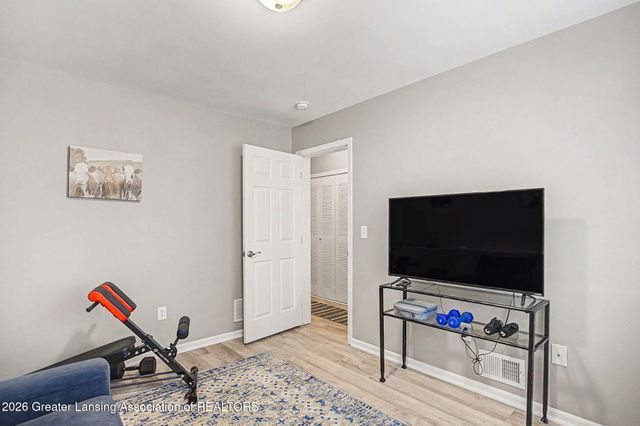 1421 Academy Lane, Lansing, MI 48906