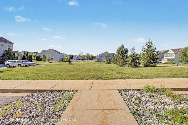 1421 Academy Lane, Lansing, MI 48906