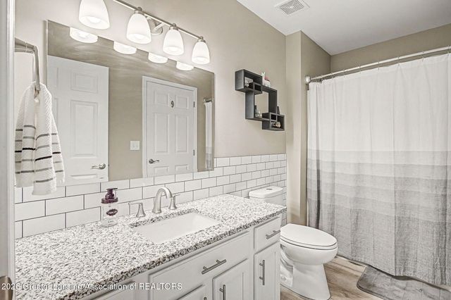 1421 Academy Lane, Lansing, MI 48906