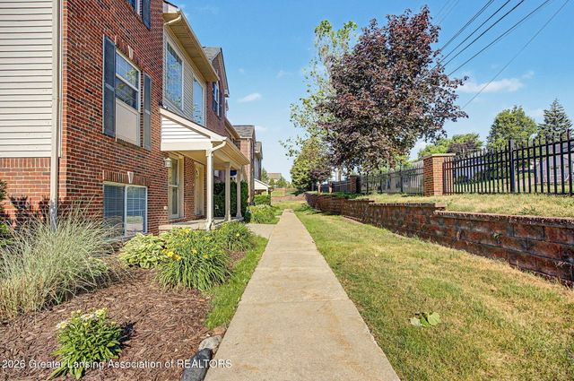 1421 Academy Lane, Lansing, MI 48906