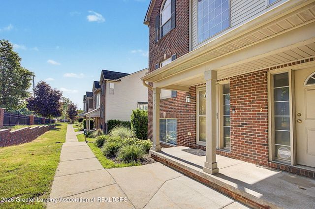 1421 Academy Lane, Lansing, MI 48906