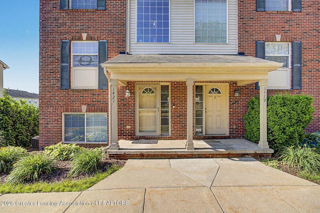1421 Academy Lane, Lansing, MI 48906