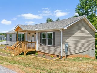 206 Walnut Branch Road, Weaverville, NC 28787