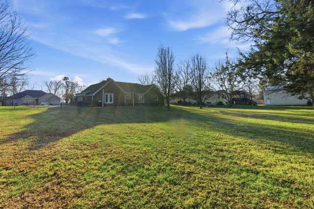 1919 Robinson Rd, Murfreesboro, TN 37130