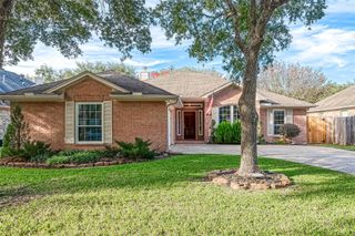3118 Watercastle Court, League City, TX 77573