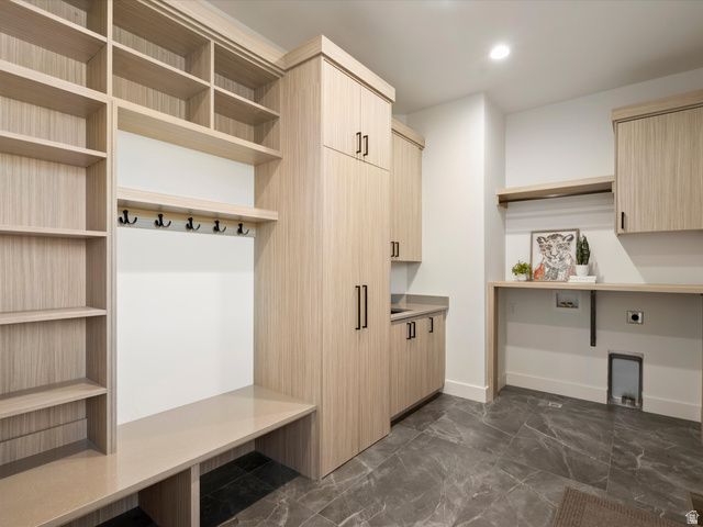 7554 E DOGWOOD DR, Huntsville, UT 84317