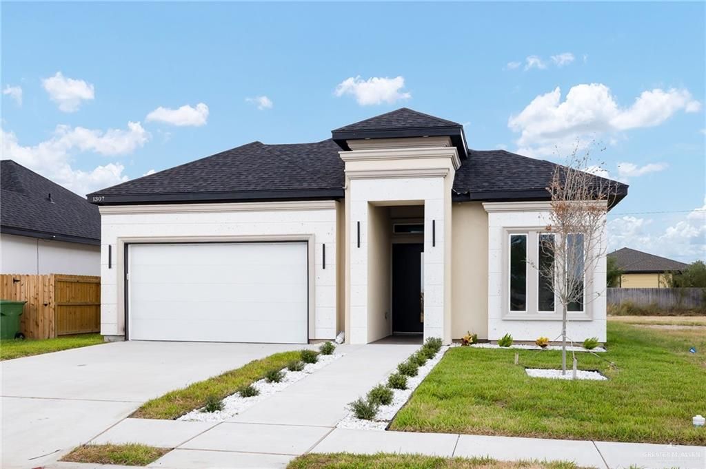 1307 S 9th Street, Alamo, TX 78516