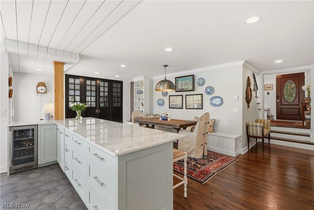 8374 Lucerne Drive, Chagrin Falls, OH 44023