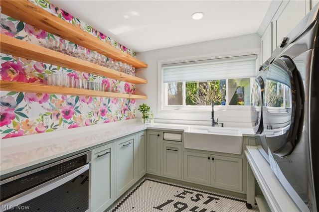 8374 Lucerne Drive, Chagrin Falls, OH 44023