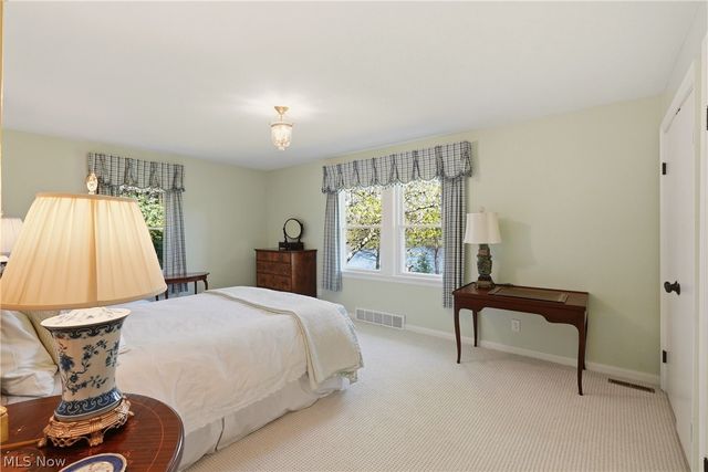 8374 Lucerne Drive, Chagrin Falls, OH 44023