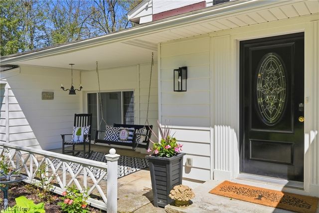 8374 Lucerne Drive, Chagrin Falls, OH 44023