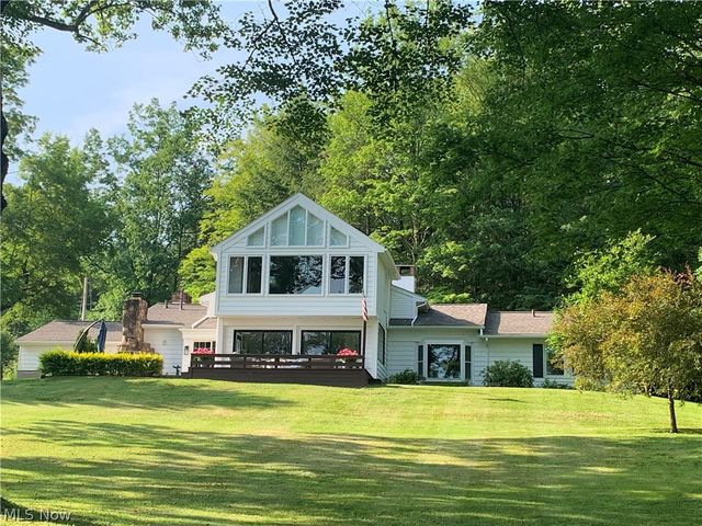 8374 Lucerne Drive, Chagrin Falls, OH 44023