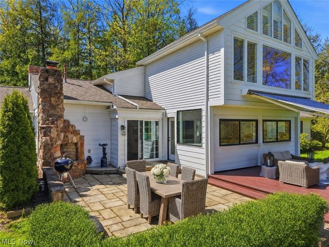 8374 Lucerne Drive, Chagrin Falls, OH 44023