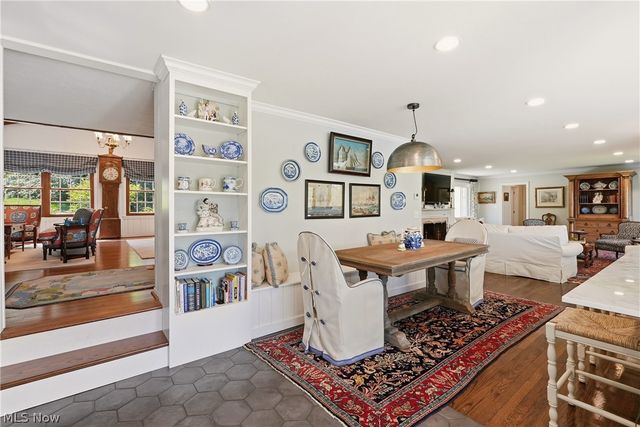 8374 Lucerne Drive, Chagrin Falls, OH 44023