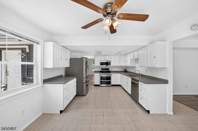 15 Harper Rd, South Brunswick Twp., NJ 08852