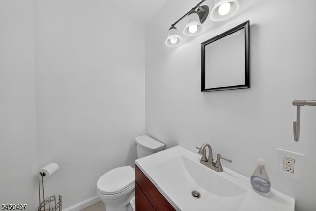 15 Harper Rd, South Brunswick Twp., NJ 08852