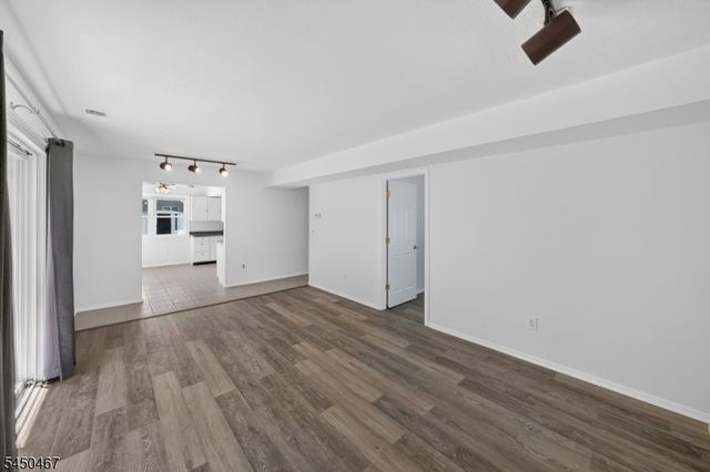 15 Harper Rd, South Brunswick Twp., NJ 08852
