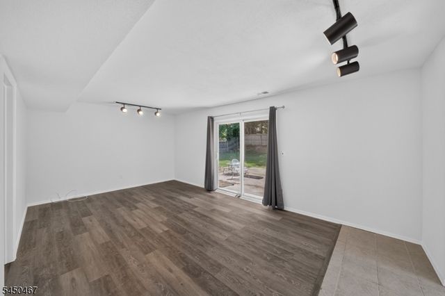 15 Harper Rd, South Brunswick Twp., NJ 08852