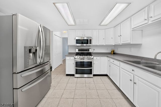 15 Harper Rd, South Brunswick Twp., NJ 08852
