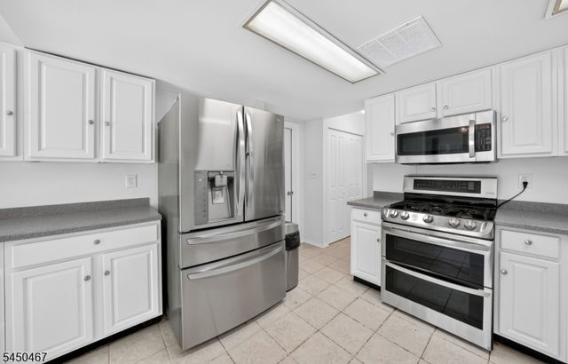 15 Harper Rd, South Brunswick Twp., NJ 08852