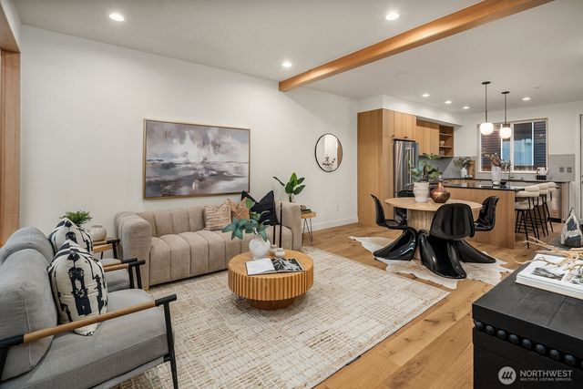 1808 E Mercer Street, Seattle, WA 98112