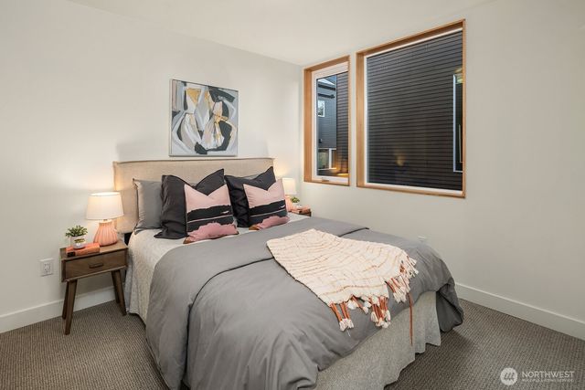 1808 E Mercer Street, Seattle, WA 98112