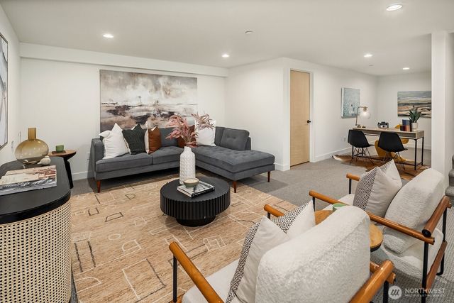 1808 E Mercer Street, Seattle, WA 98112