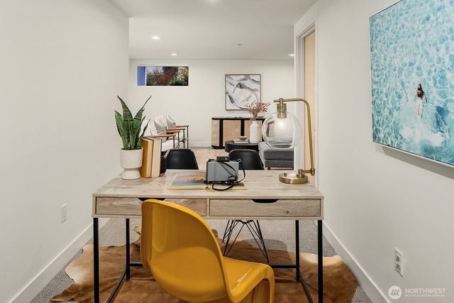 1808 E Mercer Street, Seattle, WA 98112