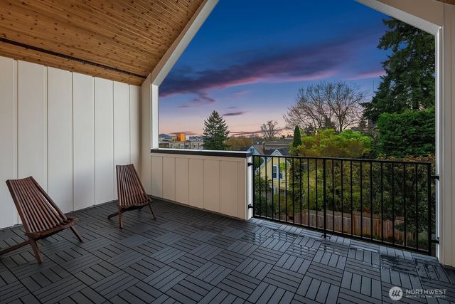 1808 E Mercer Street, Seattle, WA 98112