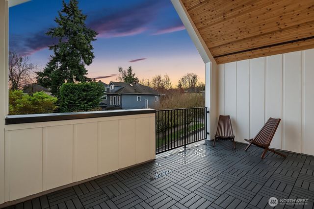 1808 E Mercer Street, Seattle, WA 98112