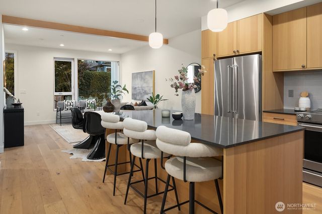 1808 E Mercer Street, Seattle, WA 98112