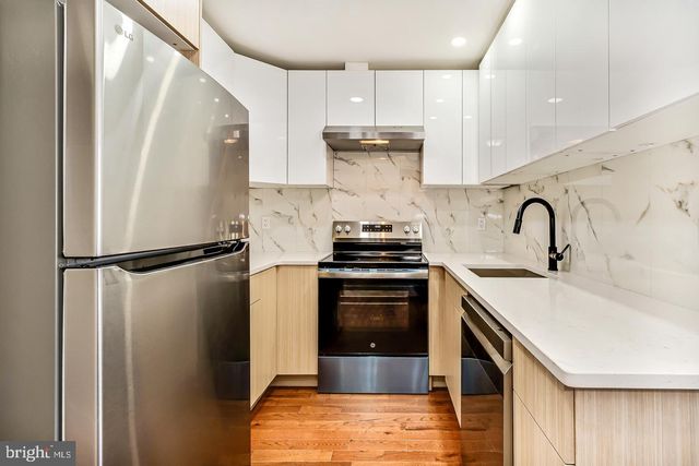 182 E HUNTINGDON ST, Philadelphia, PA 19125