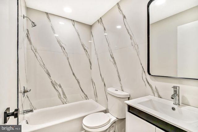 182 E HUNTINGDON ST, Philadelphia, PA 19125