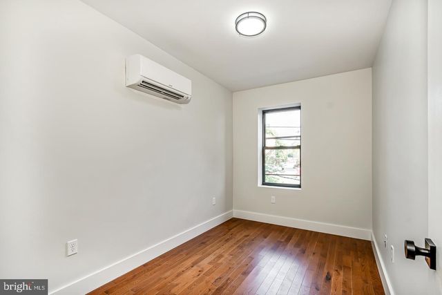 182 E HUNTINGDON ST, Philadelphia, PA 19125