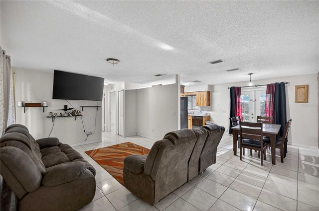 5521 NE 11TH AVENUE, Ocala, FL 34479