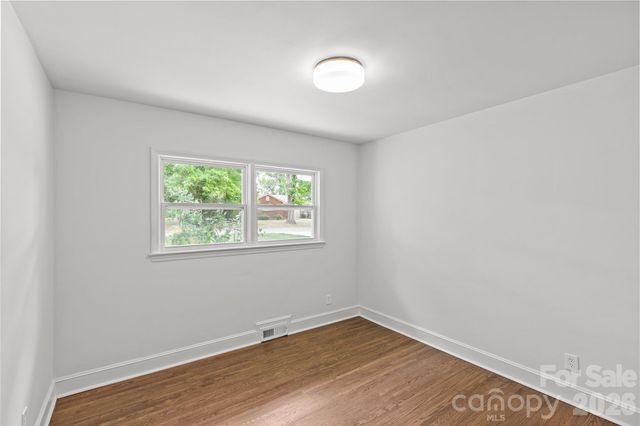 1915 Birchcrest Drive, Charlotte, NC 28205