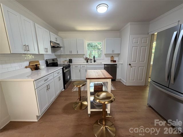 1915 Birchcrest Drive, Charlotte, NC 28205