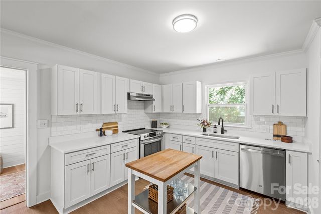 1915 Birchcrest Drive, Charlotte, NC 28205