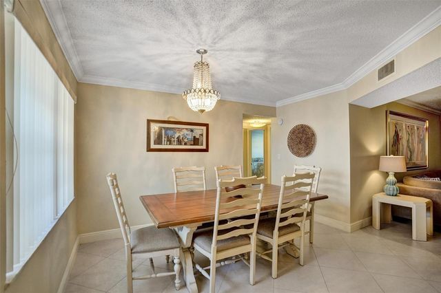4270 NW 40th Street 211, Lauderdale Lakes, FL 33319