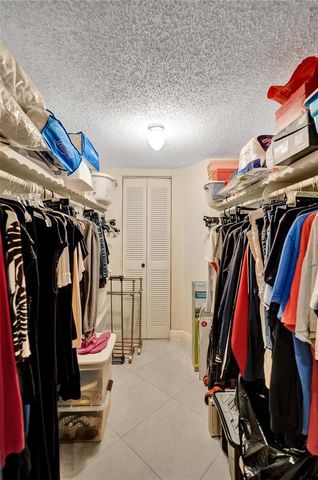 4270 NW 40th Street 211, Lauderdale Lakes, FL 33319