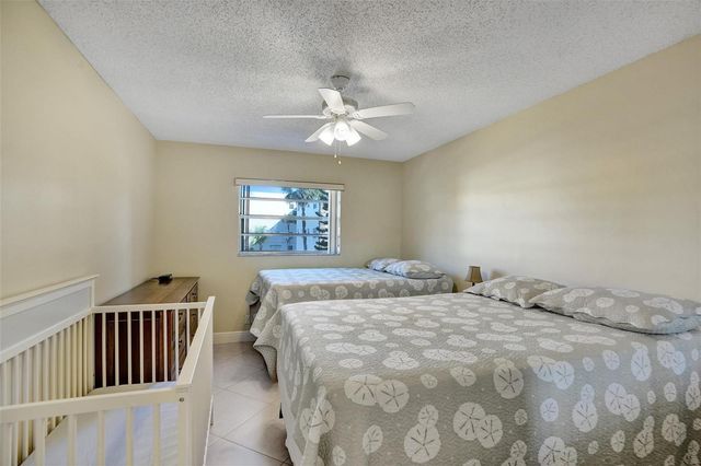 4270 NW 40th Street 211, Lauderdale Lakes, FL 33319