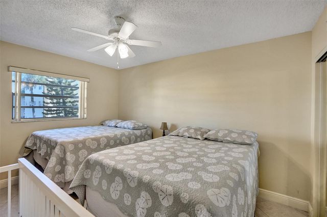 4270 NW 40th Street 211, Lauderdale Lakes, FL 33319